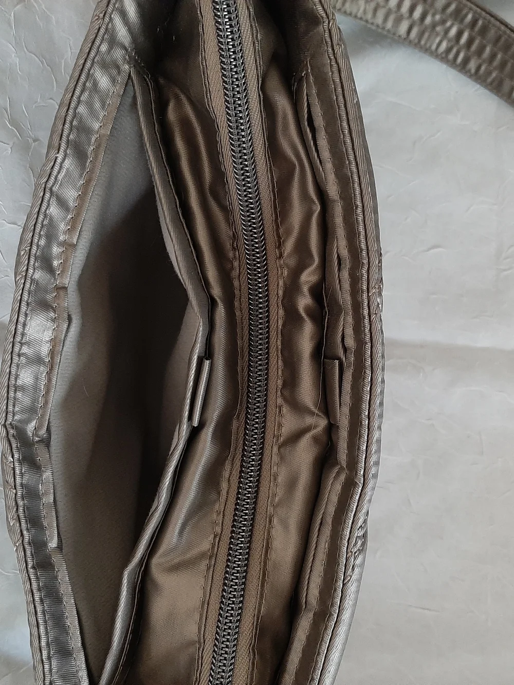 lug Dazzle Metallic Olive Green Shoulder Crossbody Zipper+ Pockets Purse Bag. - Picture 9 of 14